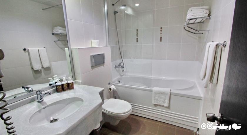 حمام و سرویس بهداشتی اتاق ها